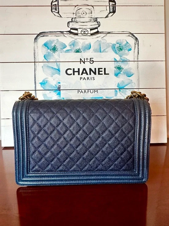 CHANEL Dark Navy Quilted Boy Flap Shoulder Bag with Gold Chain - Picture 3 of 16